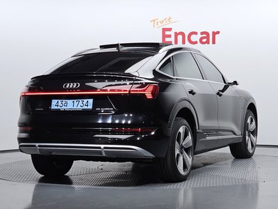 AUDI E-TRON - 4