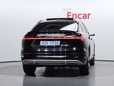AUDI E-TRON - 3
