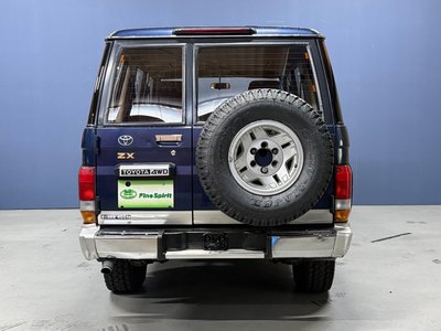 TOYOTA LAND CRUISER 70 - 4