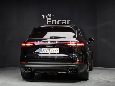 PORSCHE CAYENNE - 4