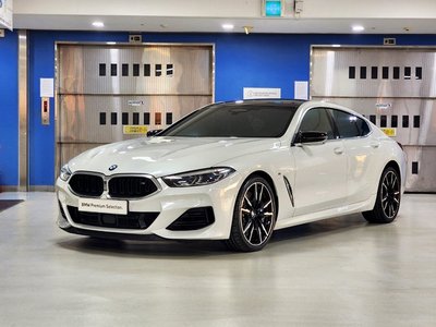 BMW 8 SERIES