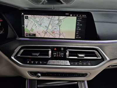 2020 BMW X5 — миниатюра 18