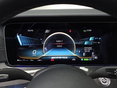 MERCEDES-BENZ E-CLASS - 8