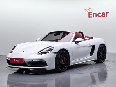 2024 Porsche 718 photo 1