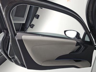 2016 BMW I8 — миниатюра 14