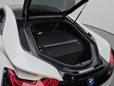 2016 BMW I8 — миниатюра 26