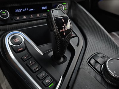 2016 BMW I8 — миниатюра 12