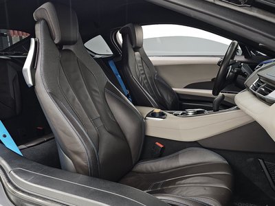 2016 BMW I8 — миниатюра 16