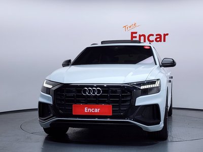 AUDI Q8 - 2