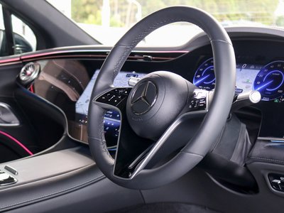 MERCEDES-BENZ EQS - 4