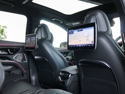 MERCEDES-BENZ EQS - 10
