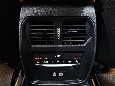 2023 BMW I4 thumbnail 33