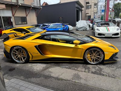 LAMBORGHINI AVENTADOR - 9