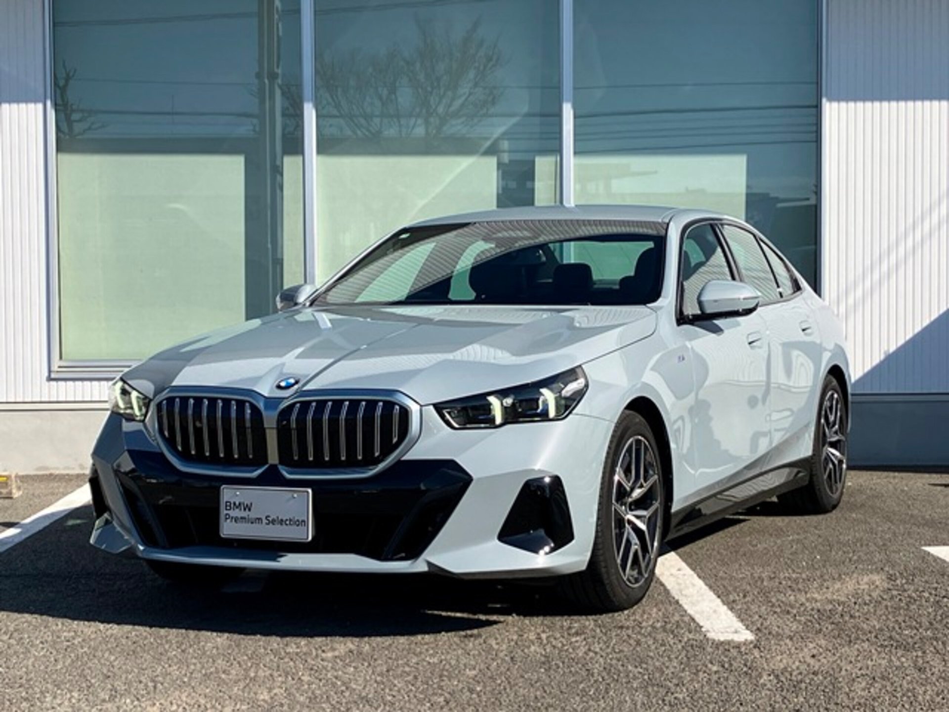 BMW 5 SERIES - View 1