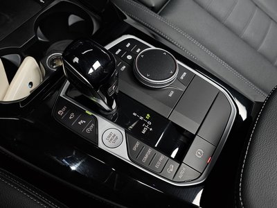 صورة 9 لـ 2025 BMW X4