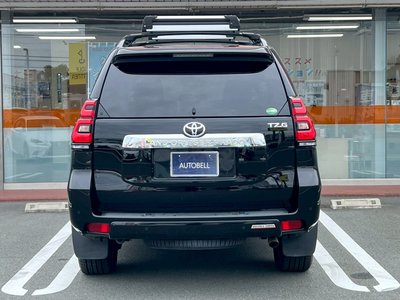 TOYOTA LAND CRUISER PRADO - 8