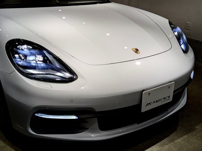 PORSCHE PANAMERA - 5