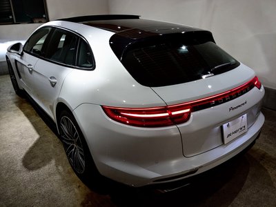PORSCHE PANAMERA - 8