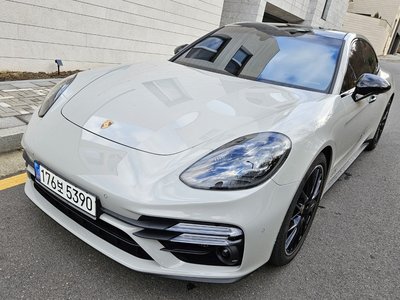 PORSCHE PANAMERA - 1