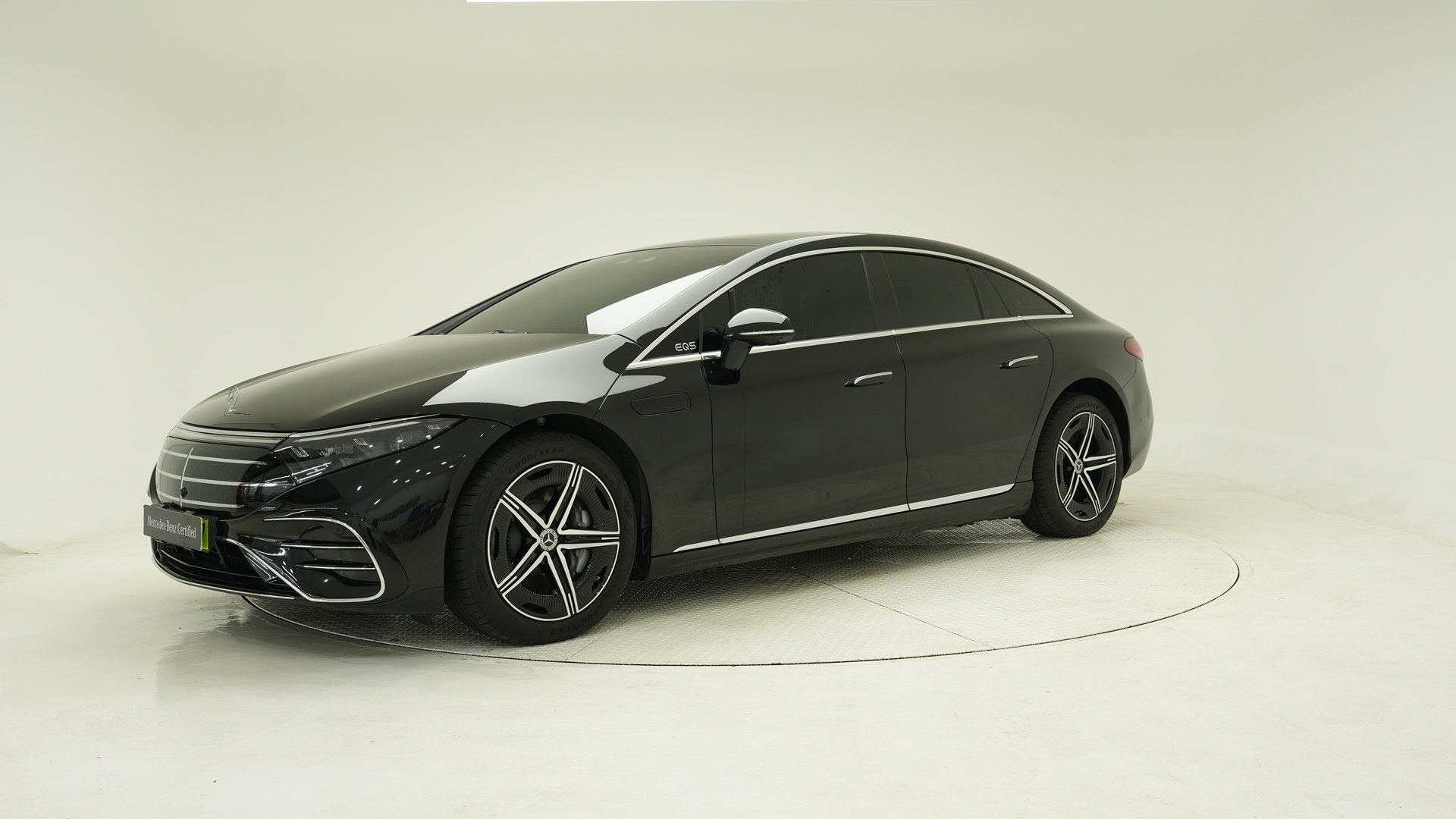 MERCEDES-BENZ EQS - View 1