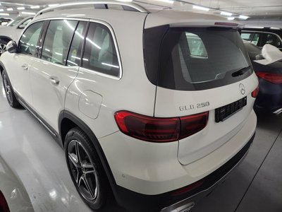 MERCEDES-BENZ GLB - 2