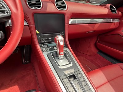 صورة 9 لـ 2021 Porsche 718