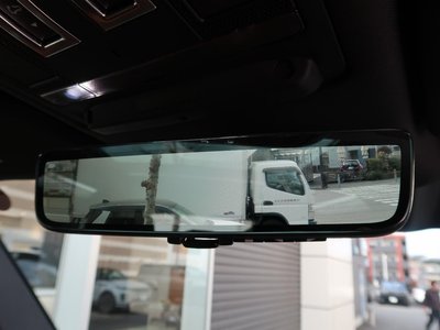 LAND ROVER DEFENDER - 7