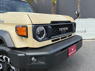 TOYOTA LAND CRUISER 70 - 8
