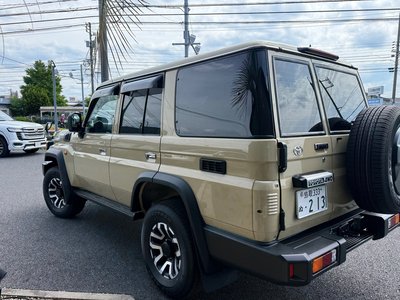 TOYOTA LAND CRUISER 70 - 7