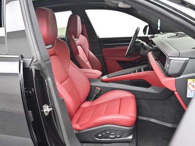 2025 Porsche MACAN photo 10