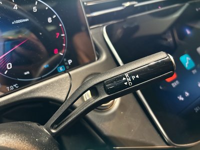 MERCEDES-BENZ E-CLASS - 9