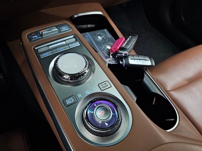 2021 Genesis GV70 photo 9