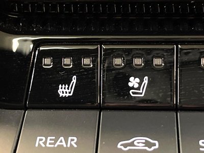 TOYOTA LAND CRUISER 250 - 7