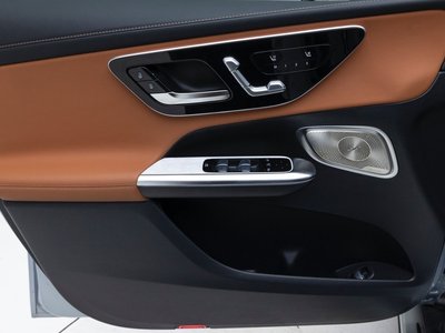2025 Mercedes-BENZ GLC — миниатюра 15