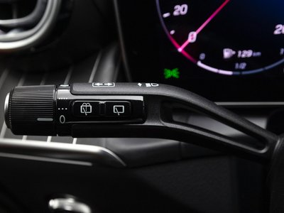 2025 Mercedes-BENZ GLC — миниатюра 18