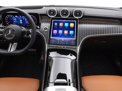 2025 Mercedes-BENZ GLC photo 4