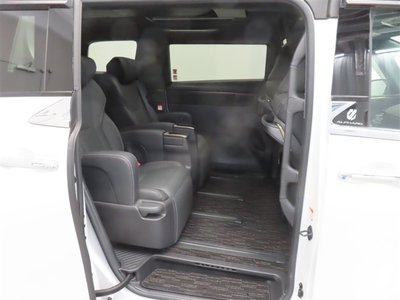 TOYOTA ALPHARD - 9