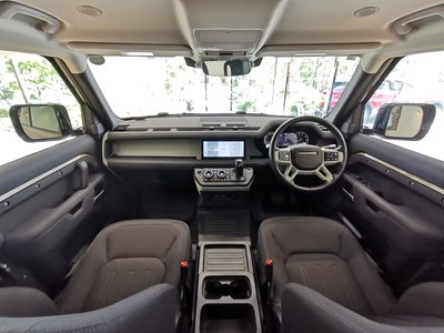 LAND ROVER DEFENDER - 3