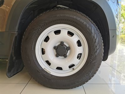 LAND ROVER DEFENDER - 8