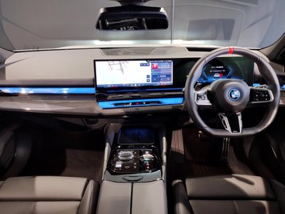 2025 BMW I5 TOURING — фото 5