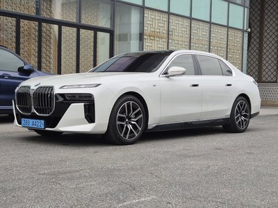 BMW I7 - 1