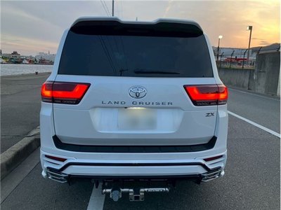 TOYOTA LAND CRUISER 300 - 5