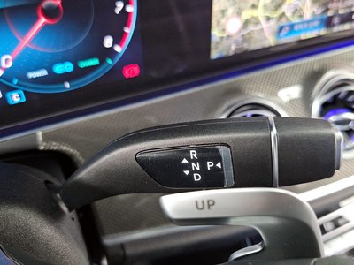 MERCEDES-BENZ E-CLASS - 9