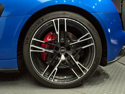 AUDI R8 - 8
