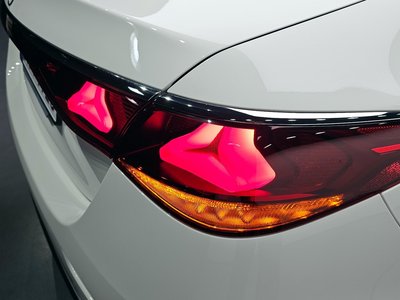 MERCEDES-BENZ E-CLASS - 10