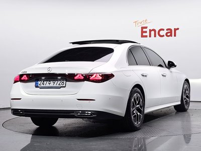 MERCEDES-BENZ E-CLASS - 2