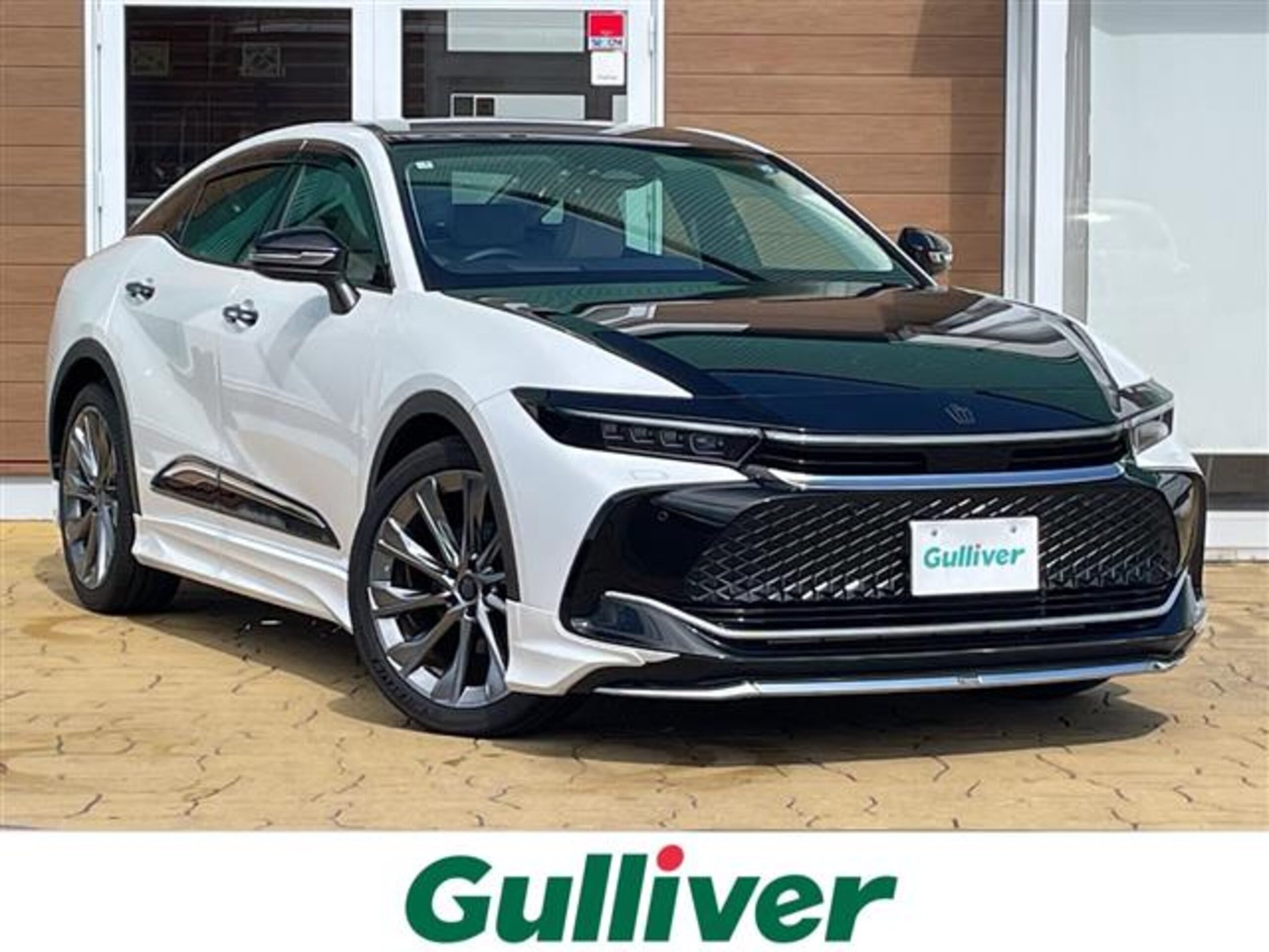 TOYOTA CROWN CROSSOVER - View 1