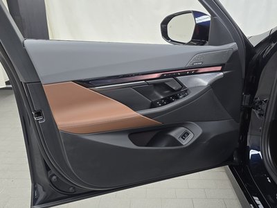 صورة مصغرة 14 لـ 2026 BMW 5 SERIES