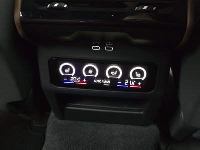 صورة مصغرة 30 لـ 2026 BMW 5 SERIES
