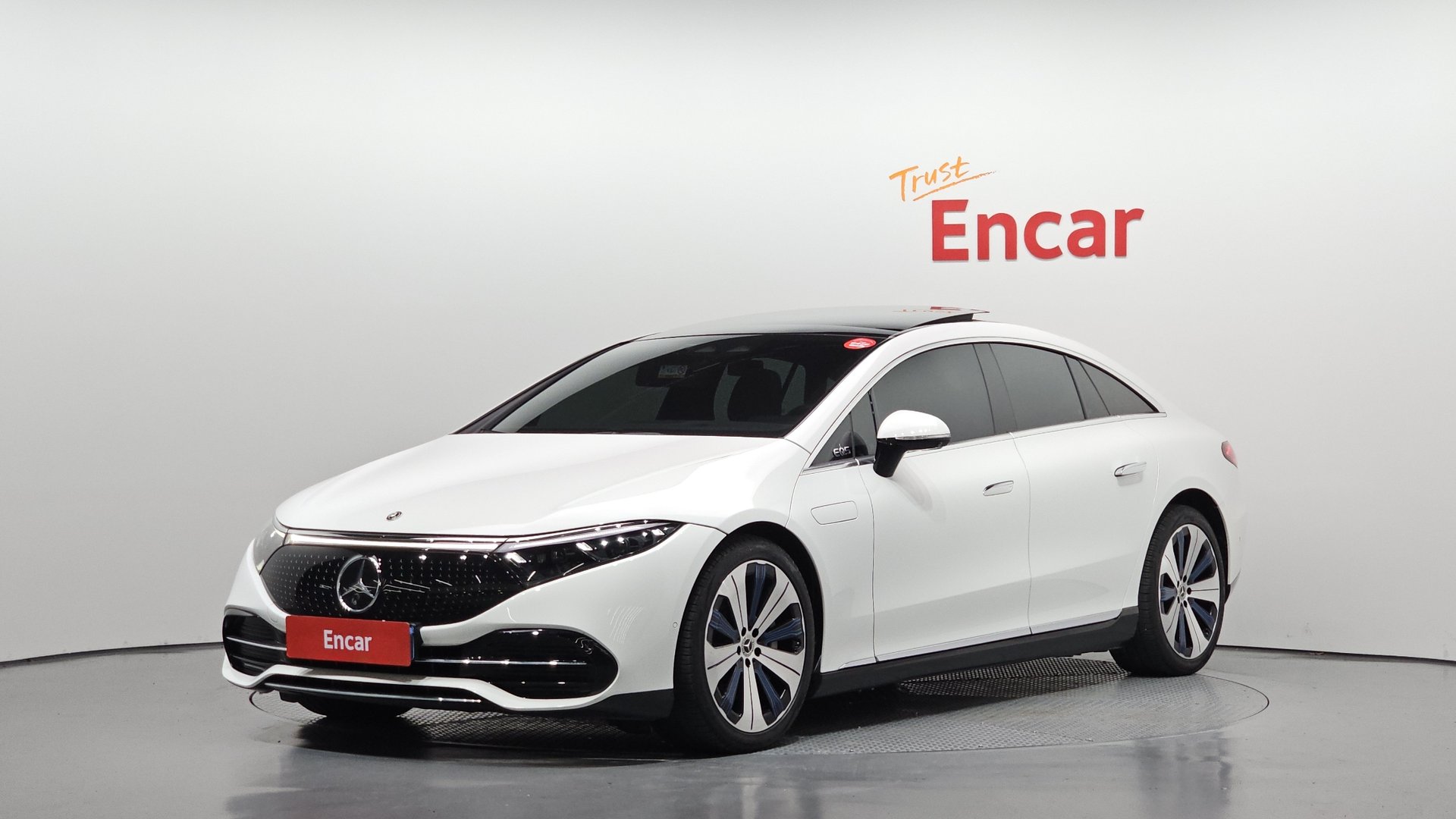 MERCEDES-BENZ EQS - View 1